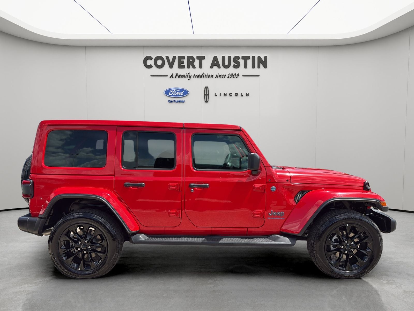 2025 Jeep Wrangler Sahara 4xe