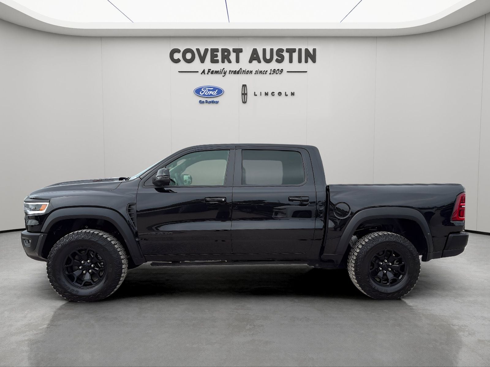 2025 RAM 1500 RHO