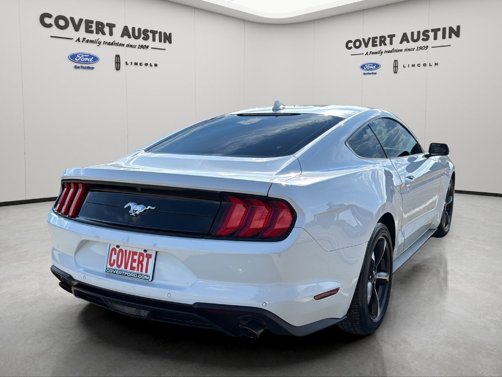 2022 Ford Mustang EcoBoost