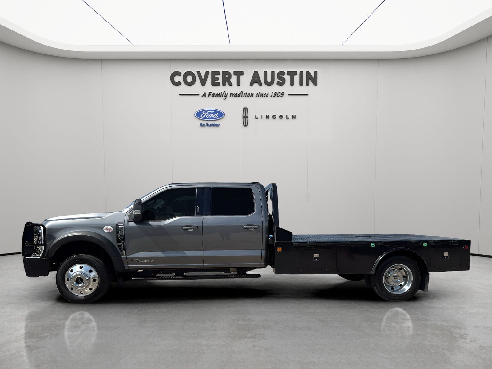 2024 Ford F-550SD Lariat DRW