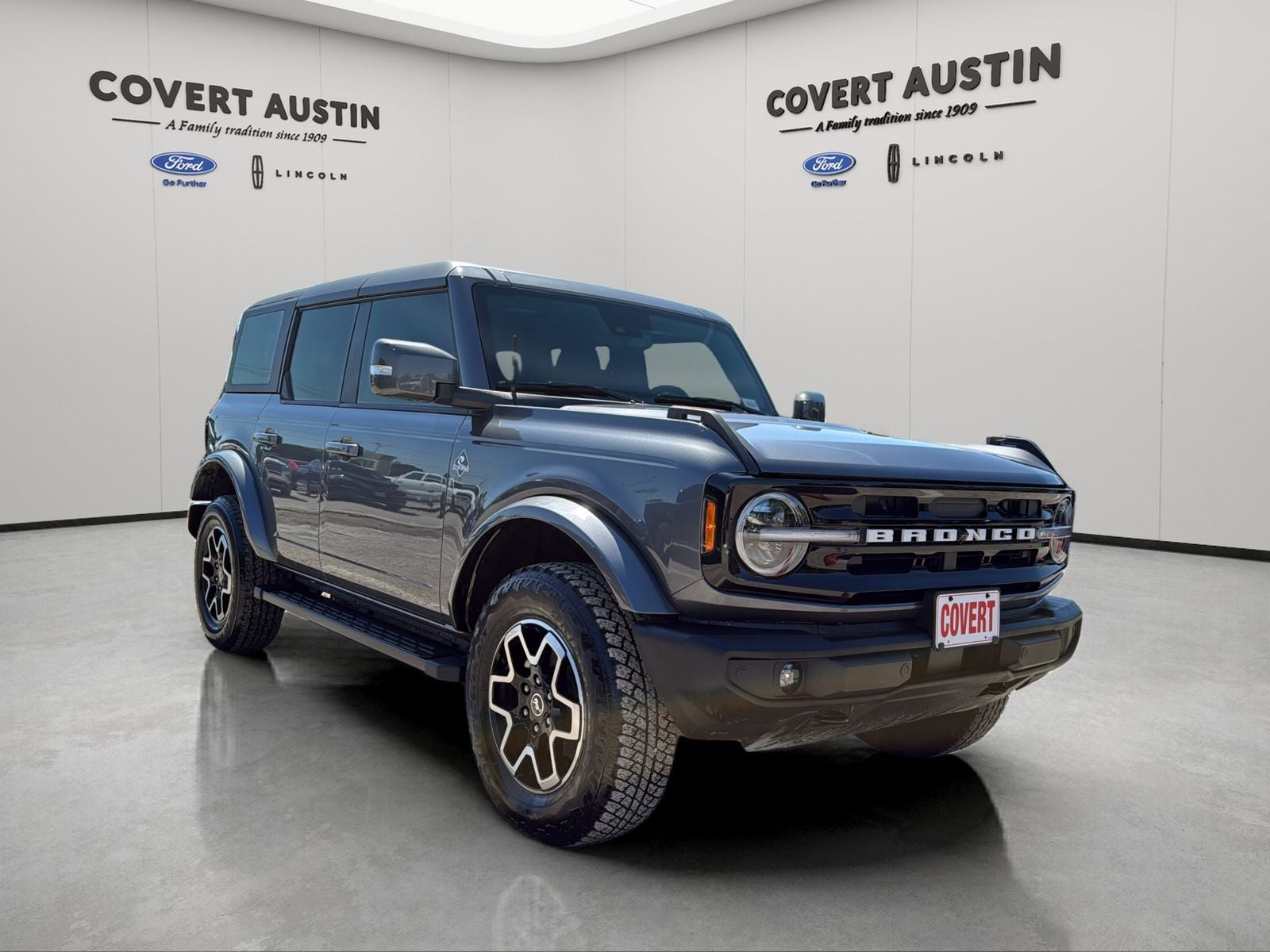 2024 Ford Bronco Outer Banks