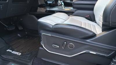 2023 Ford F-150 Lightning Platinum
