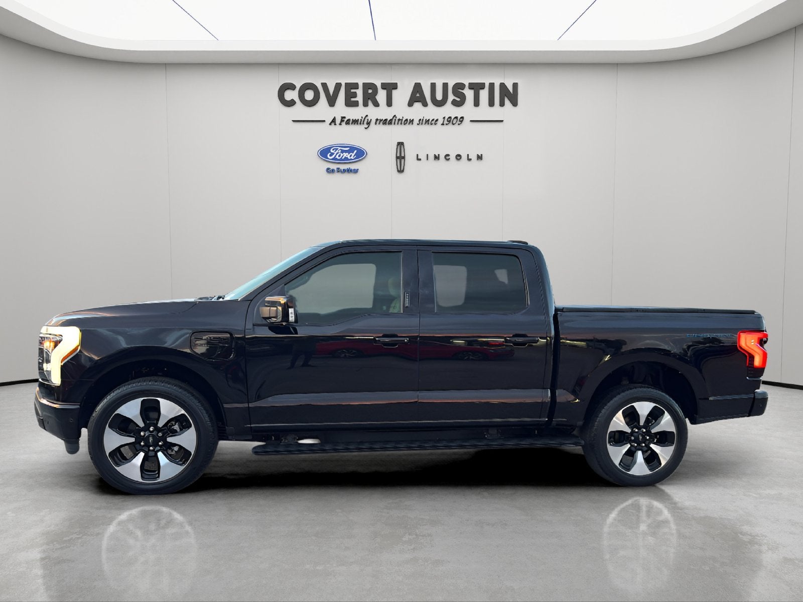 2023 Ford F-150 Lightning Platinum
