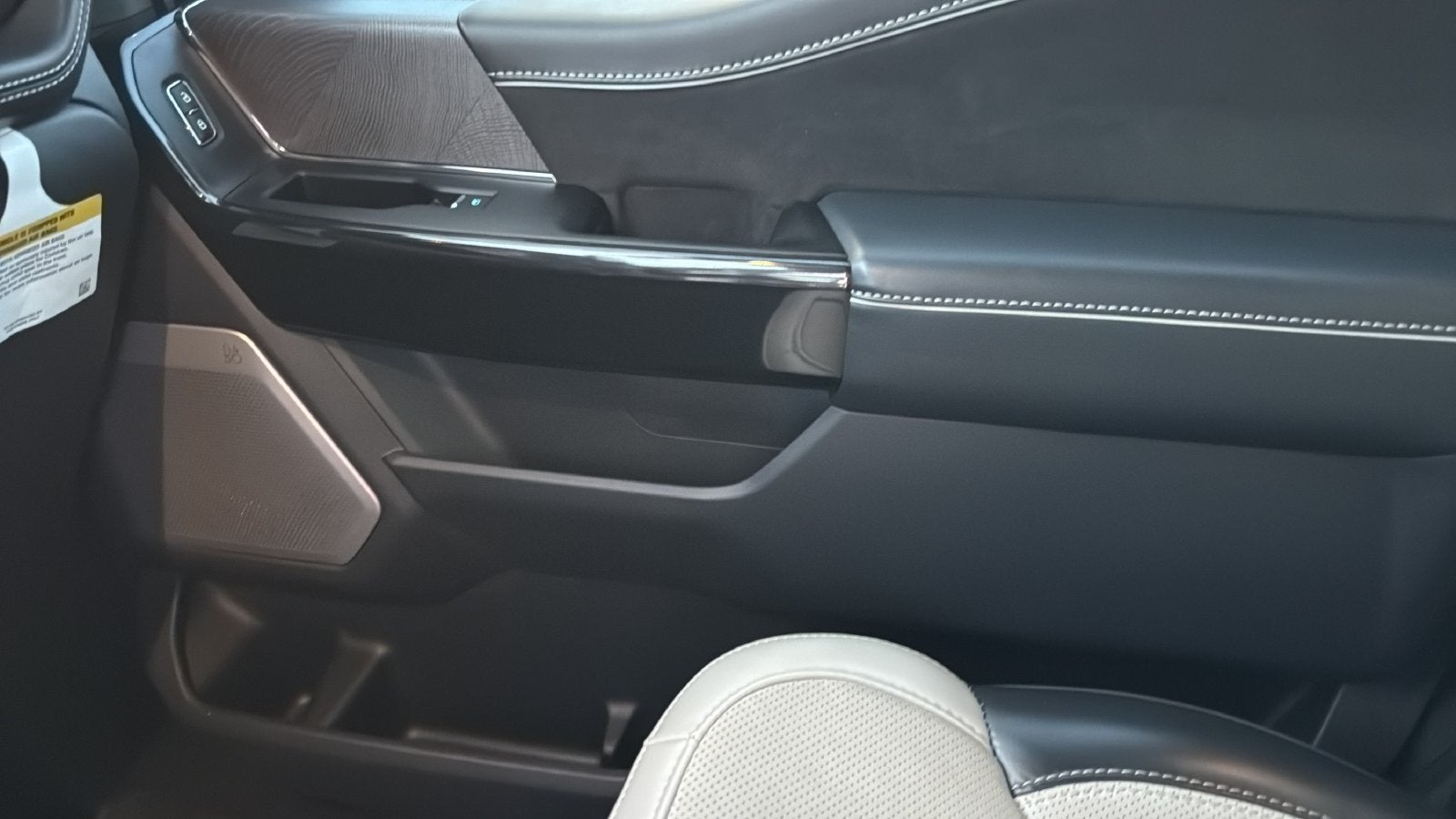 2023 Ford F-150 Lightning Platinum