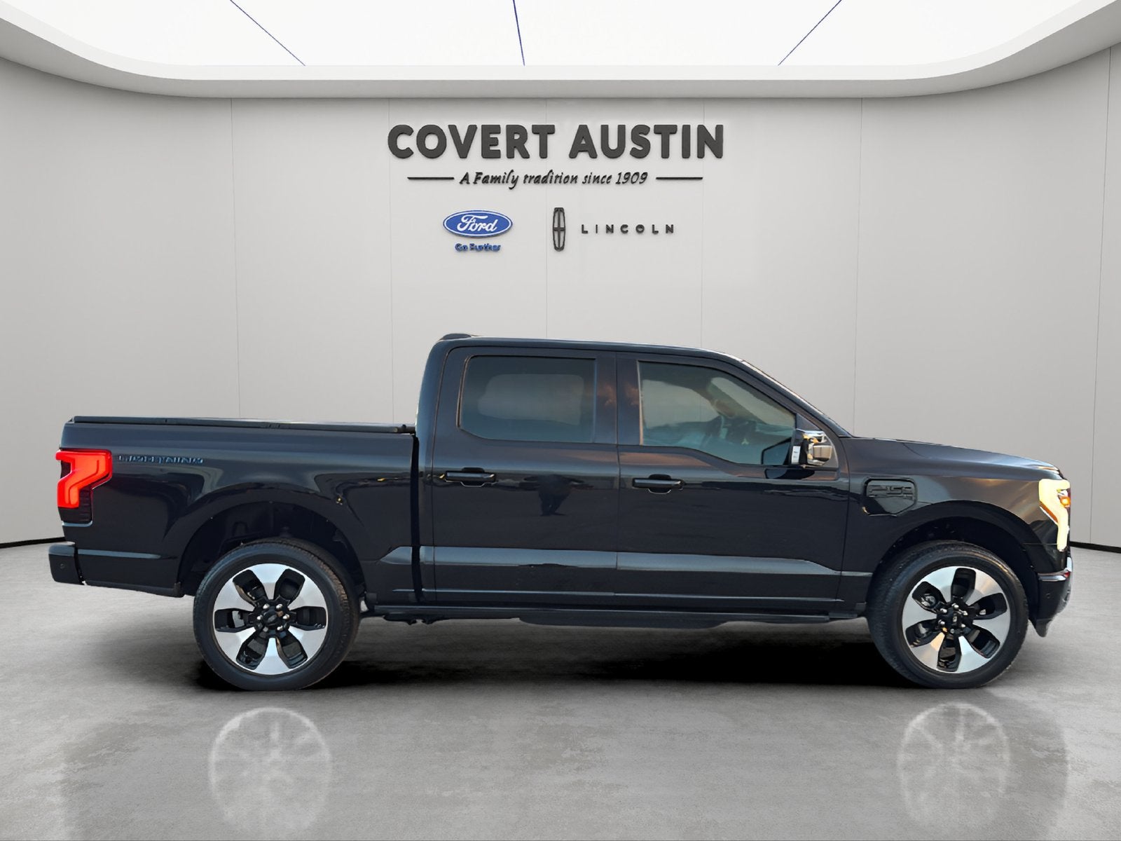 2023 Ford F-150 Lightning Platinum