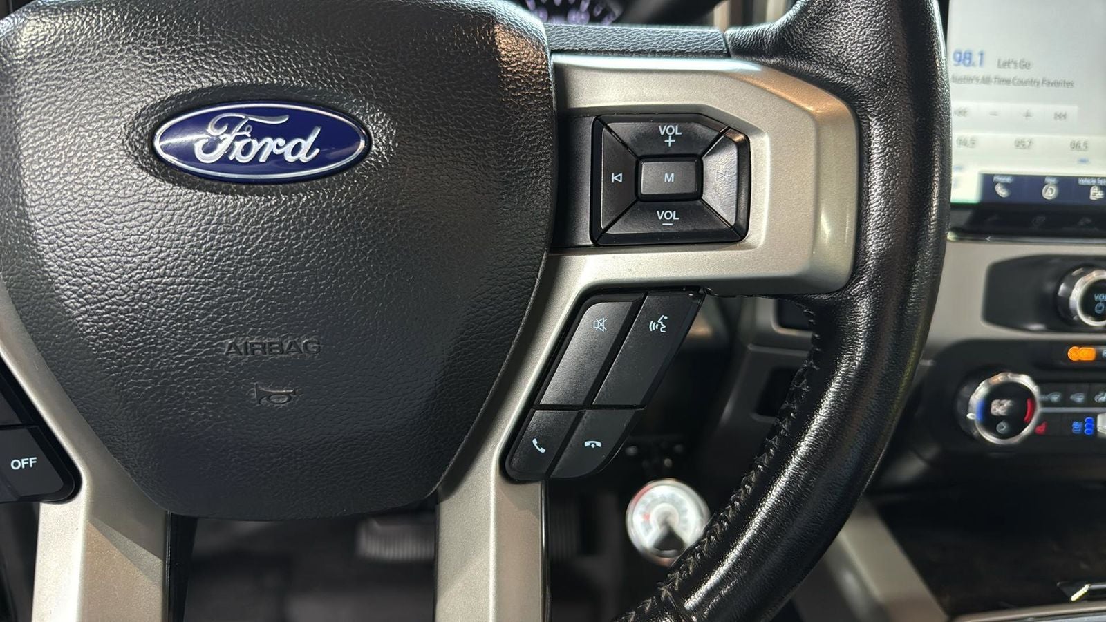 2022 Ford F-350SD Lariat