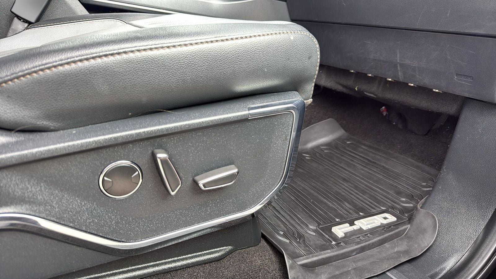 2022 Ford F-150 Lightning Lariat