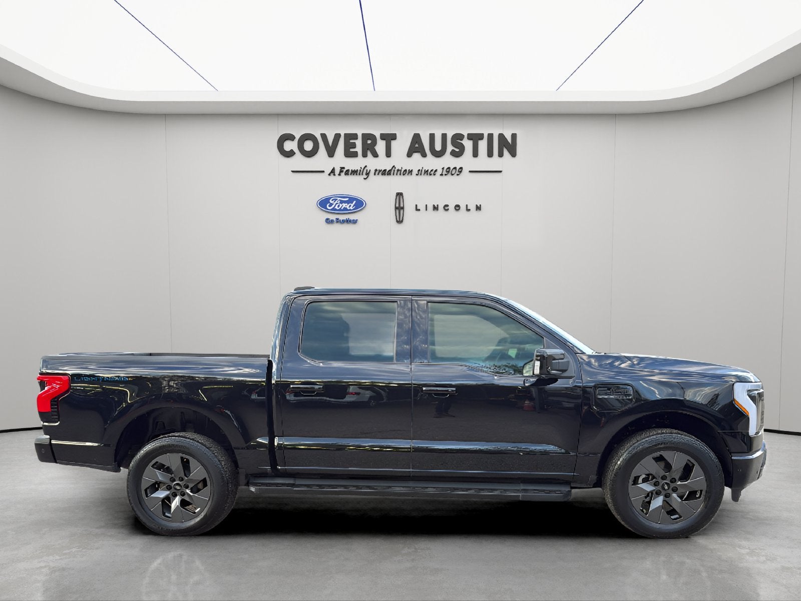 2023 Ford F-150 Lightning Lariat