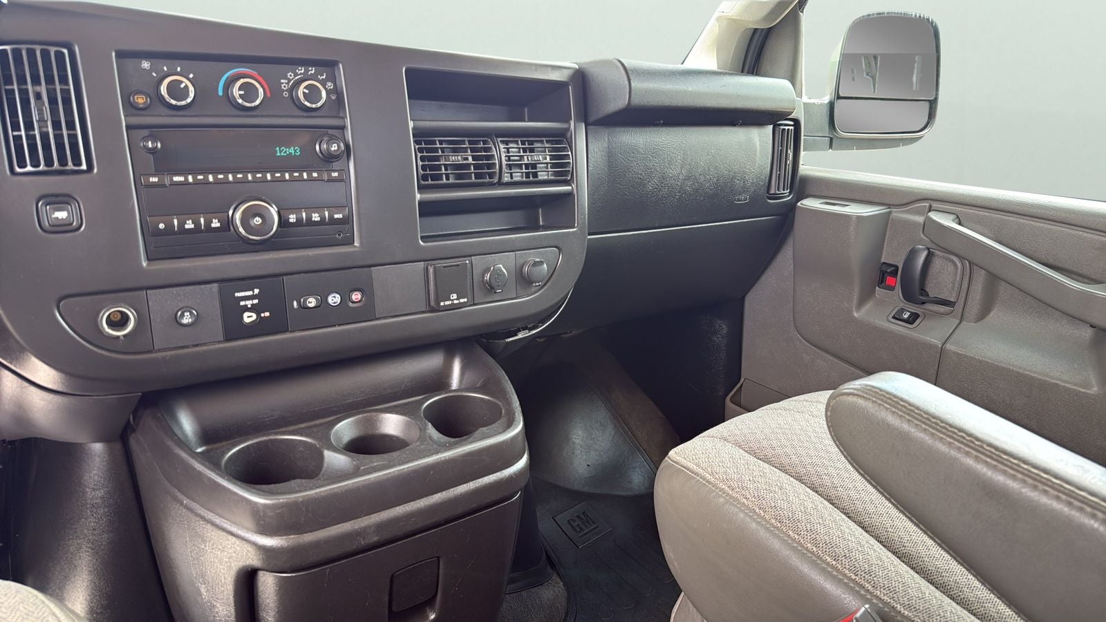 2018 Chevrolet Express 3500 LT Passenger