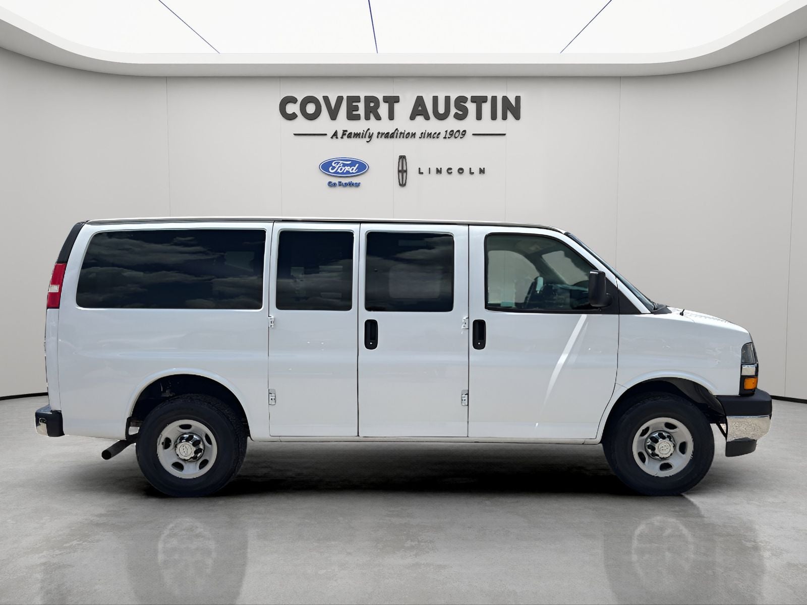 2018 Chevrolet Express 3500 LT Passenger