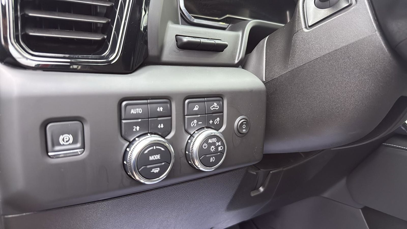 2025 GMC Sierra 2500HD AT4X