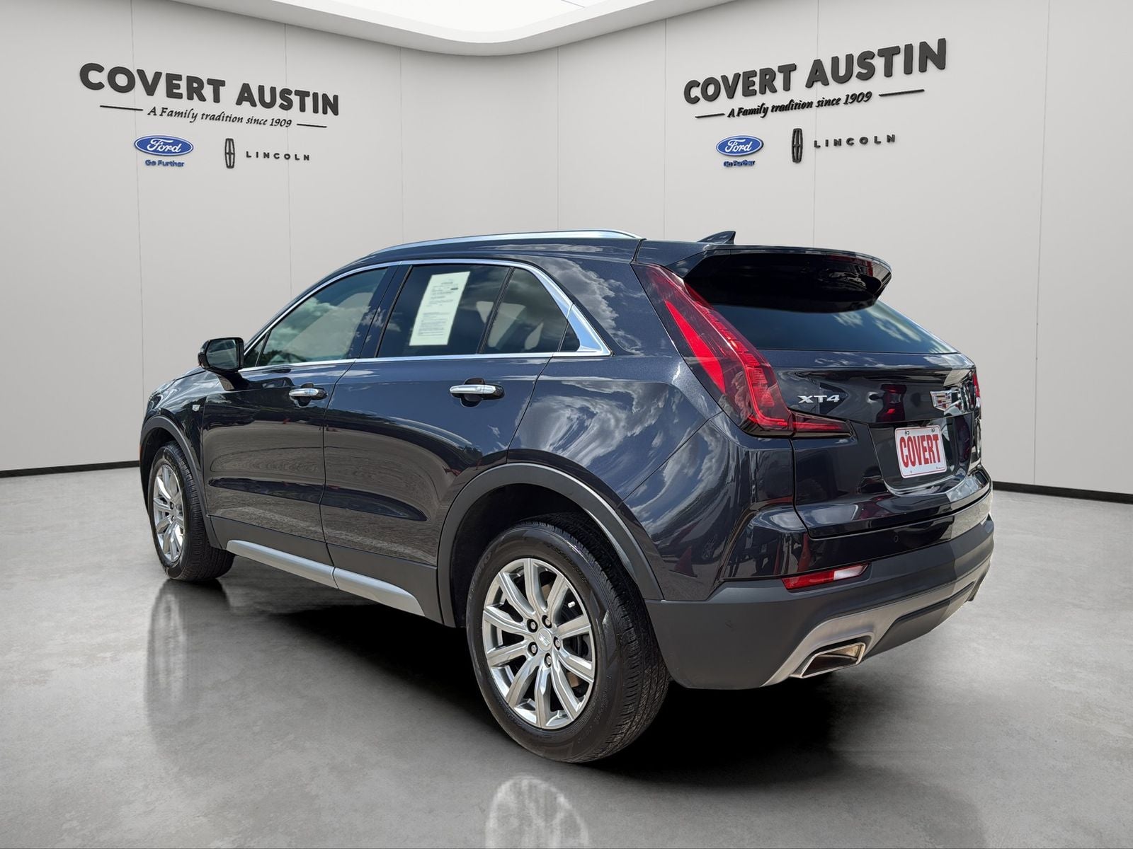 2023 Cadillac XT4 Premium Luxury