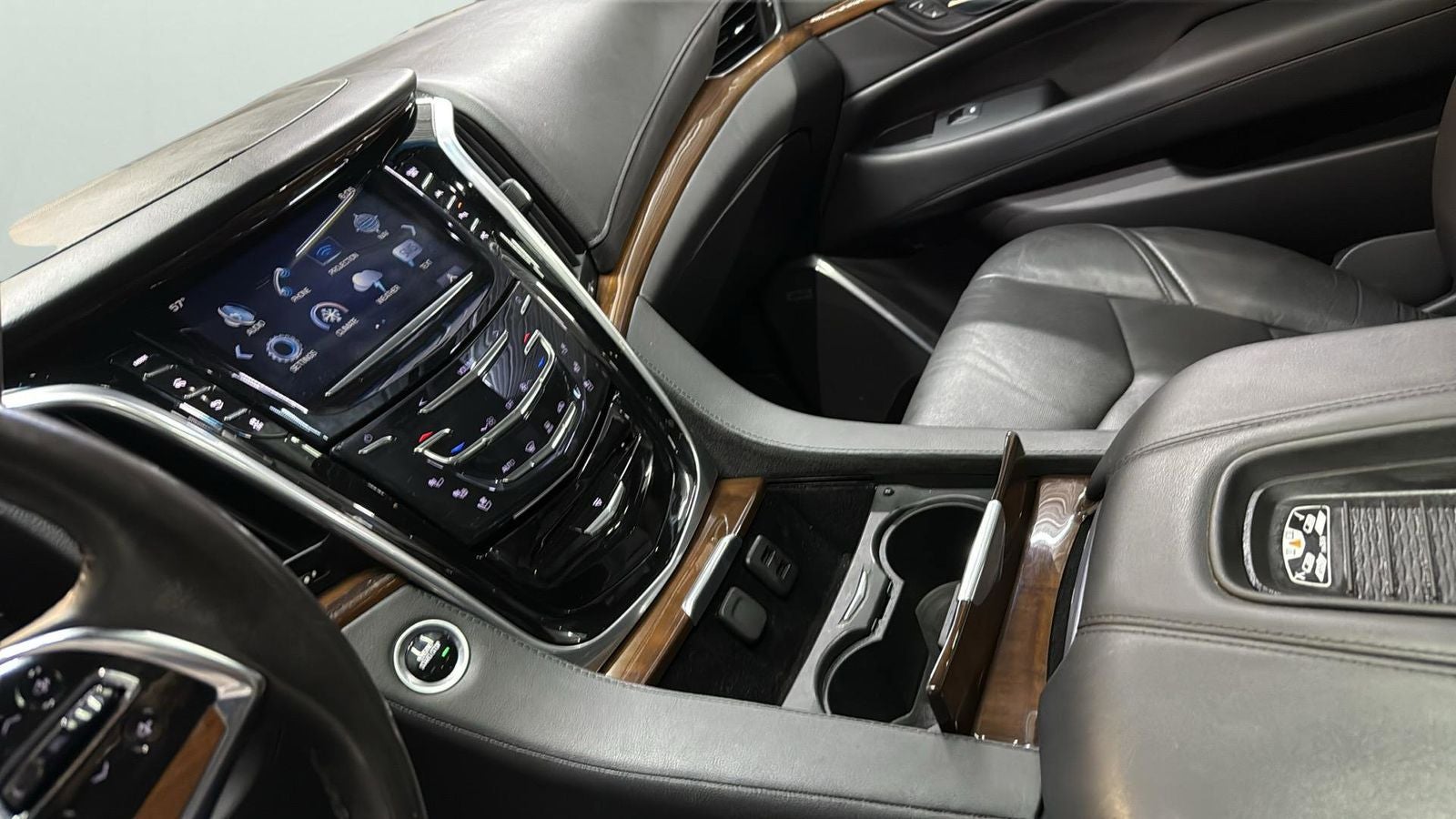 2020 Cadillac Escalade Luxury
