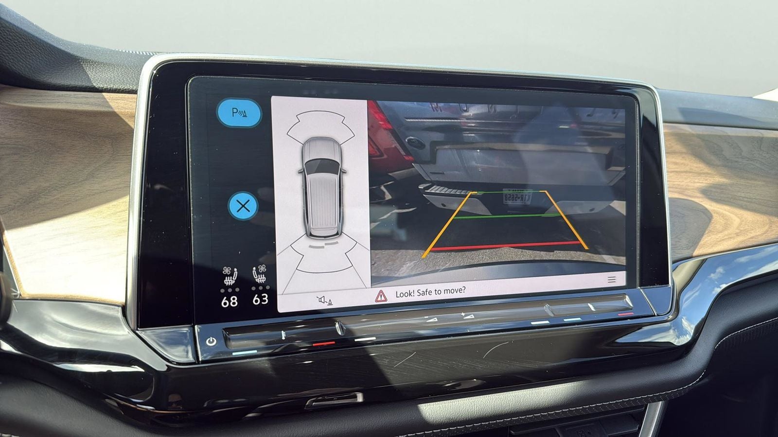 2025 Volkswagen Atlas 2.0T SE w/Technology