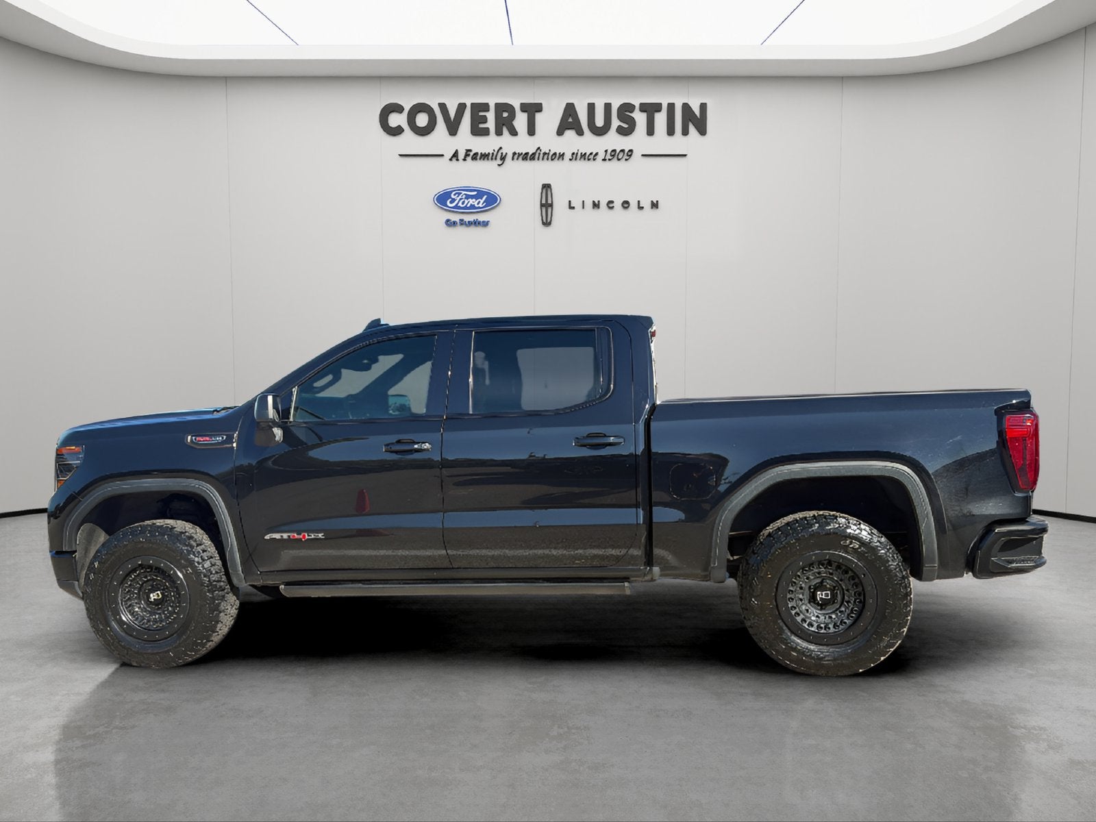 2023 GMC Sierra 1500 AT4X