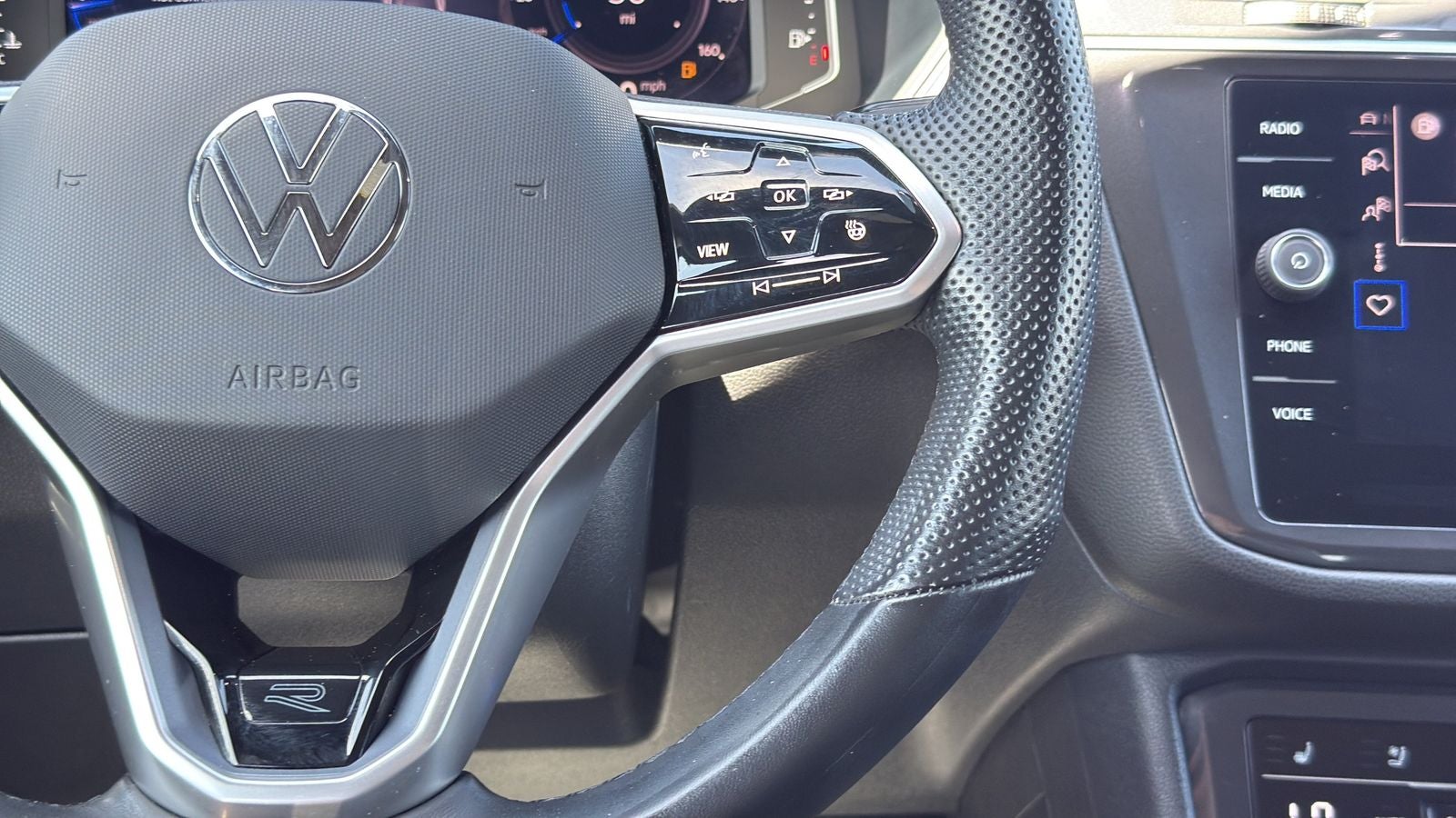 2024 Volkswagen Tiguan 2.0T SEL R-Line