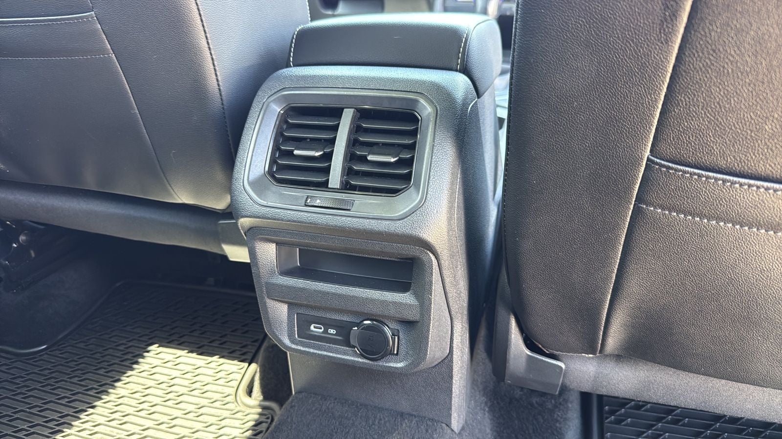 2024 Volkswagen Tiguan 2.0T SEL R-Line