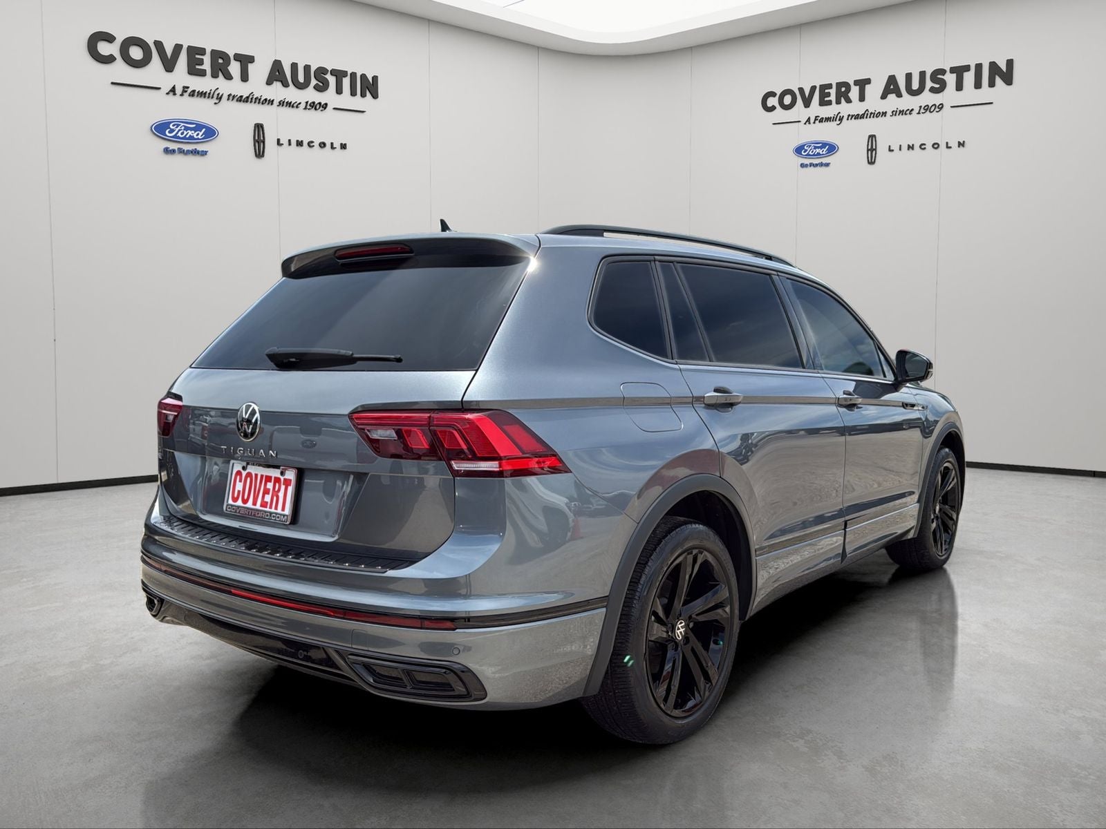 2023 Volkswagen Tiguan 2.0T SE R-Line Black