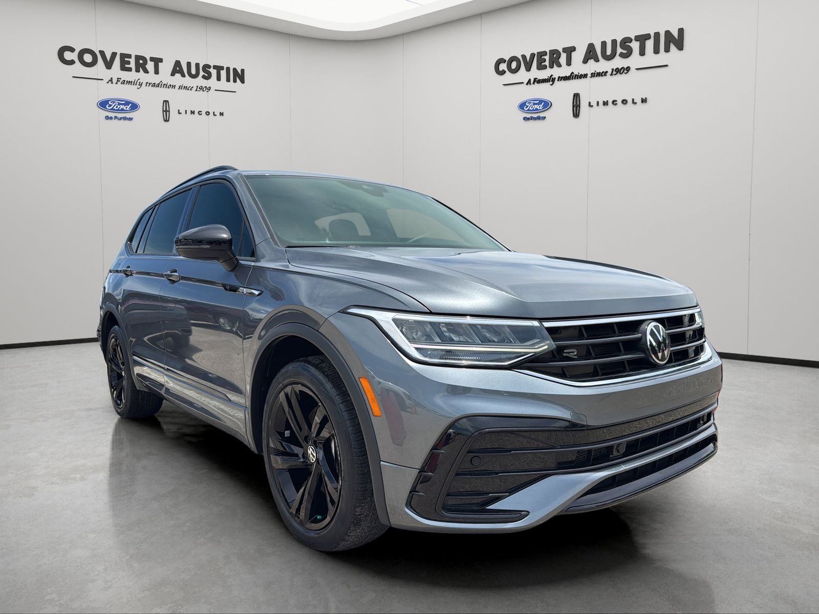 2023 Volkswagen Tiguan 2.0T SE R-Line Black