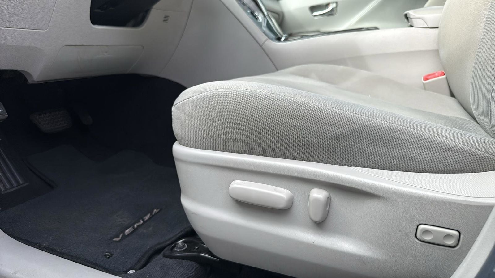 2012 Toyota Venza LE