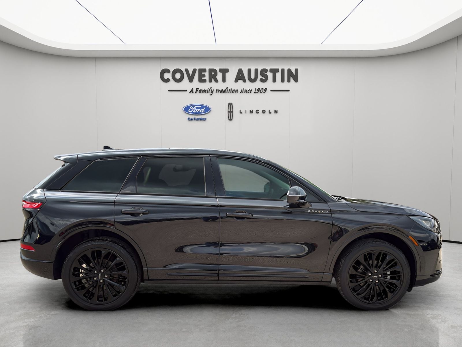 2023 Lincoln Corsair Standard