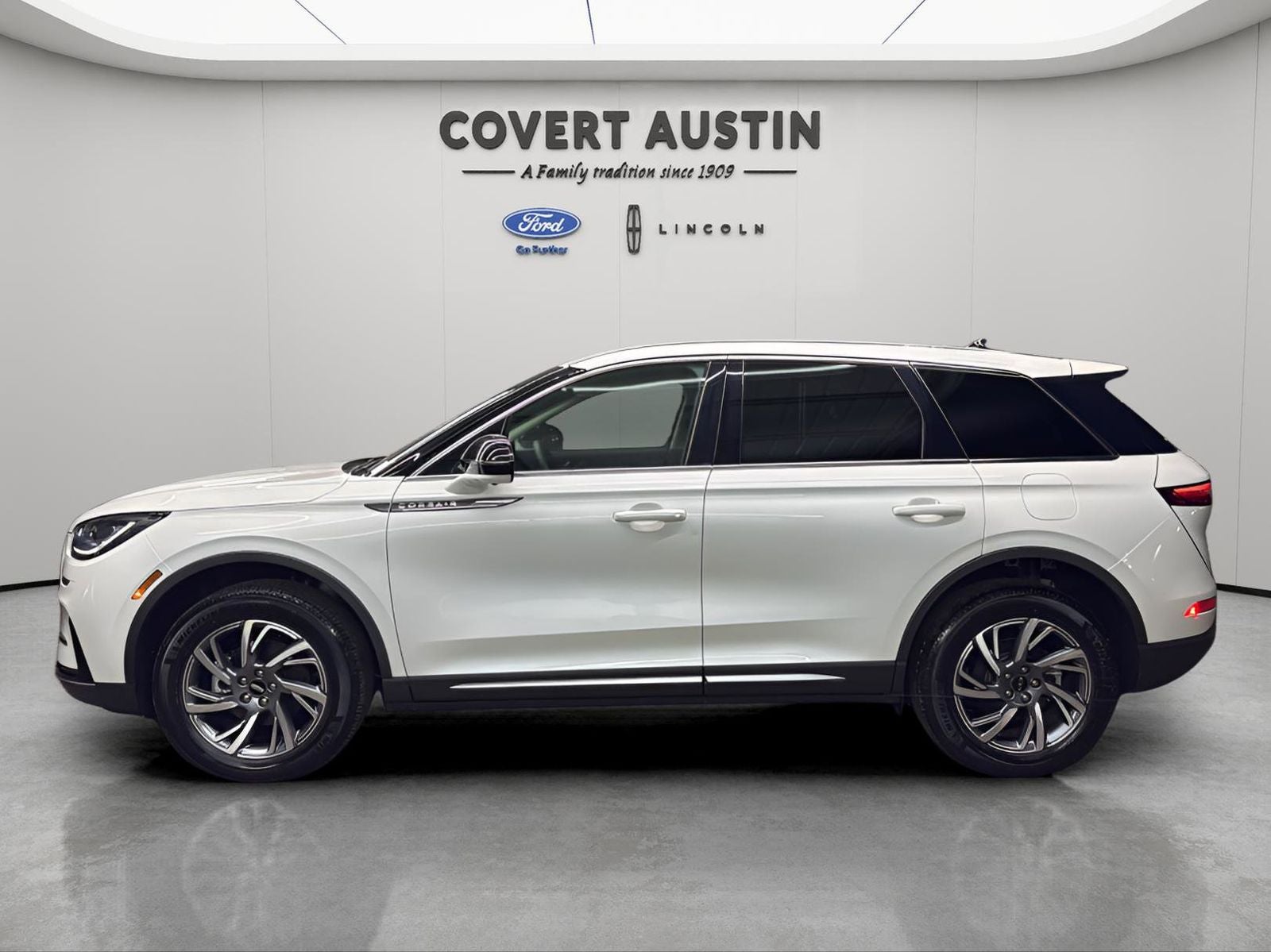 2023 Lincoln Corsair Standard