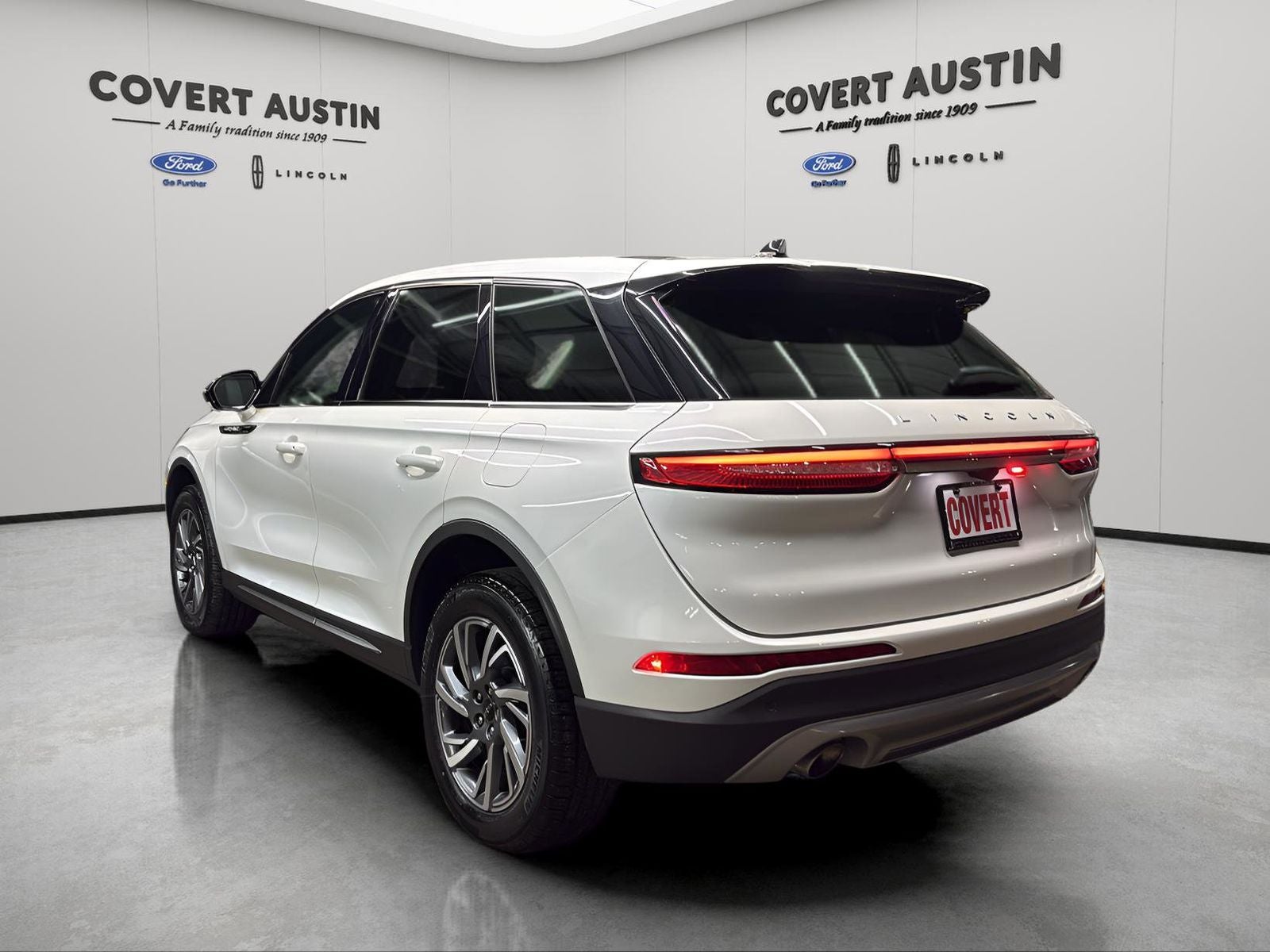 2023 Lincoln Corsair Standard