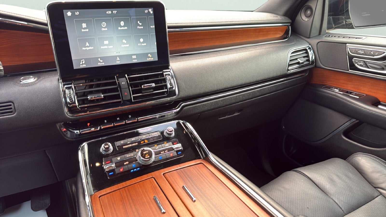 2019 Lincoln Navigator Select