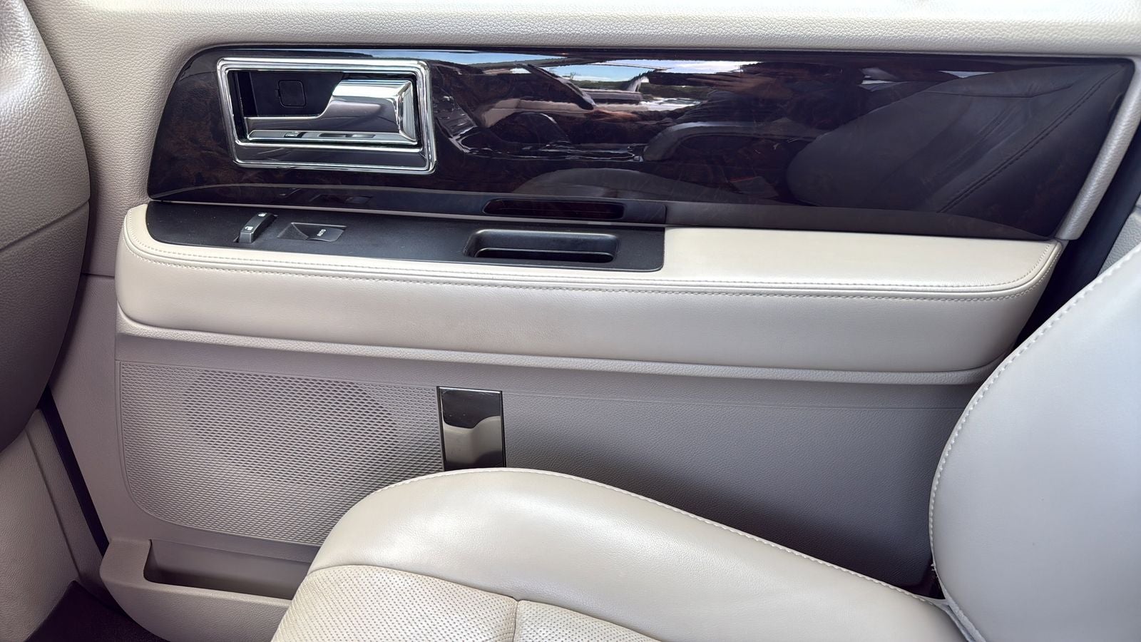 2017 Lincoln Navigator Select