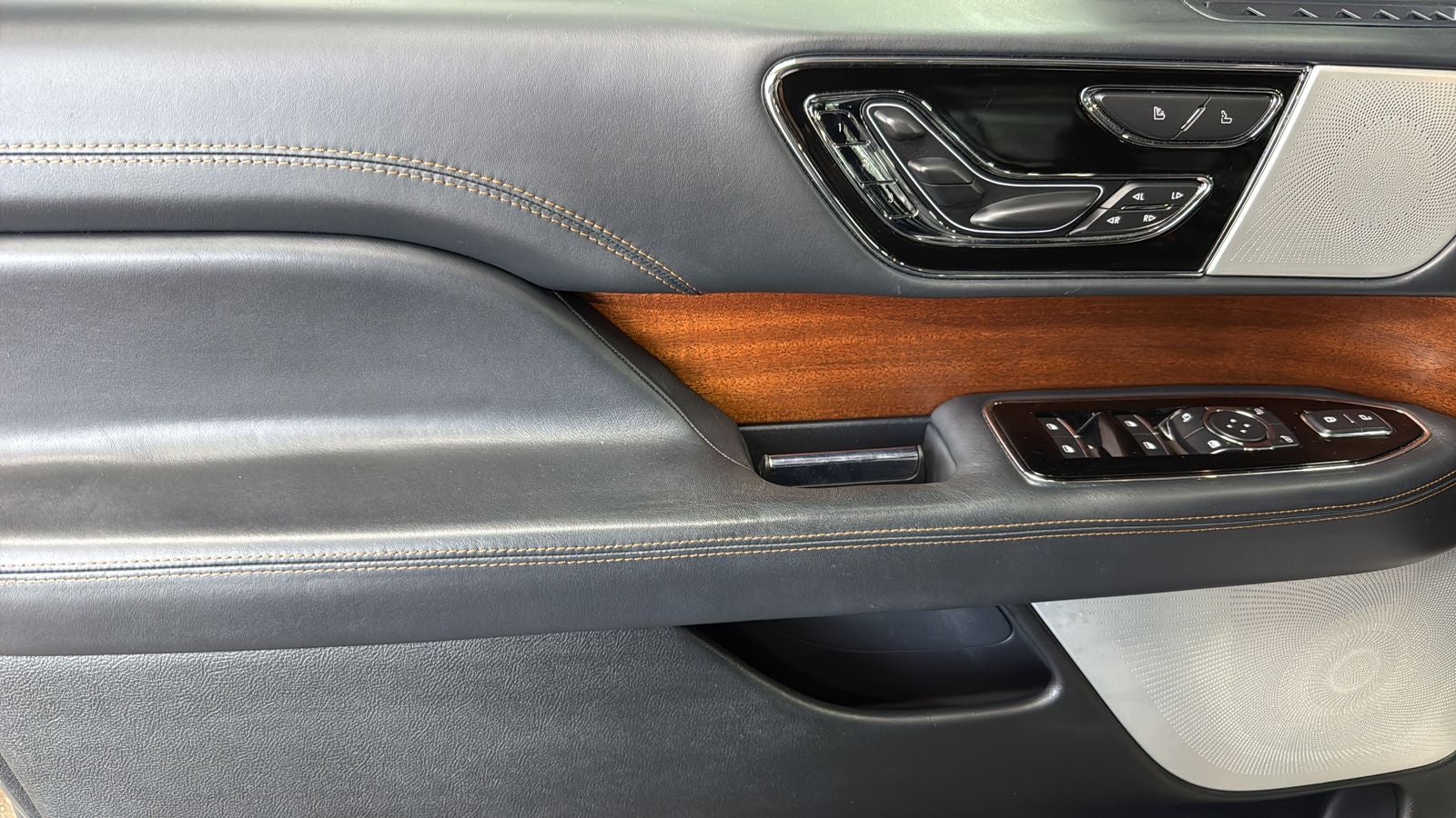 2022 Lincoln Navigator Black Label
