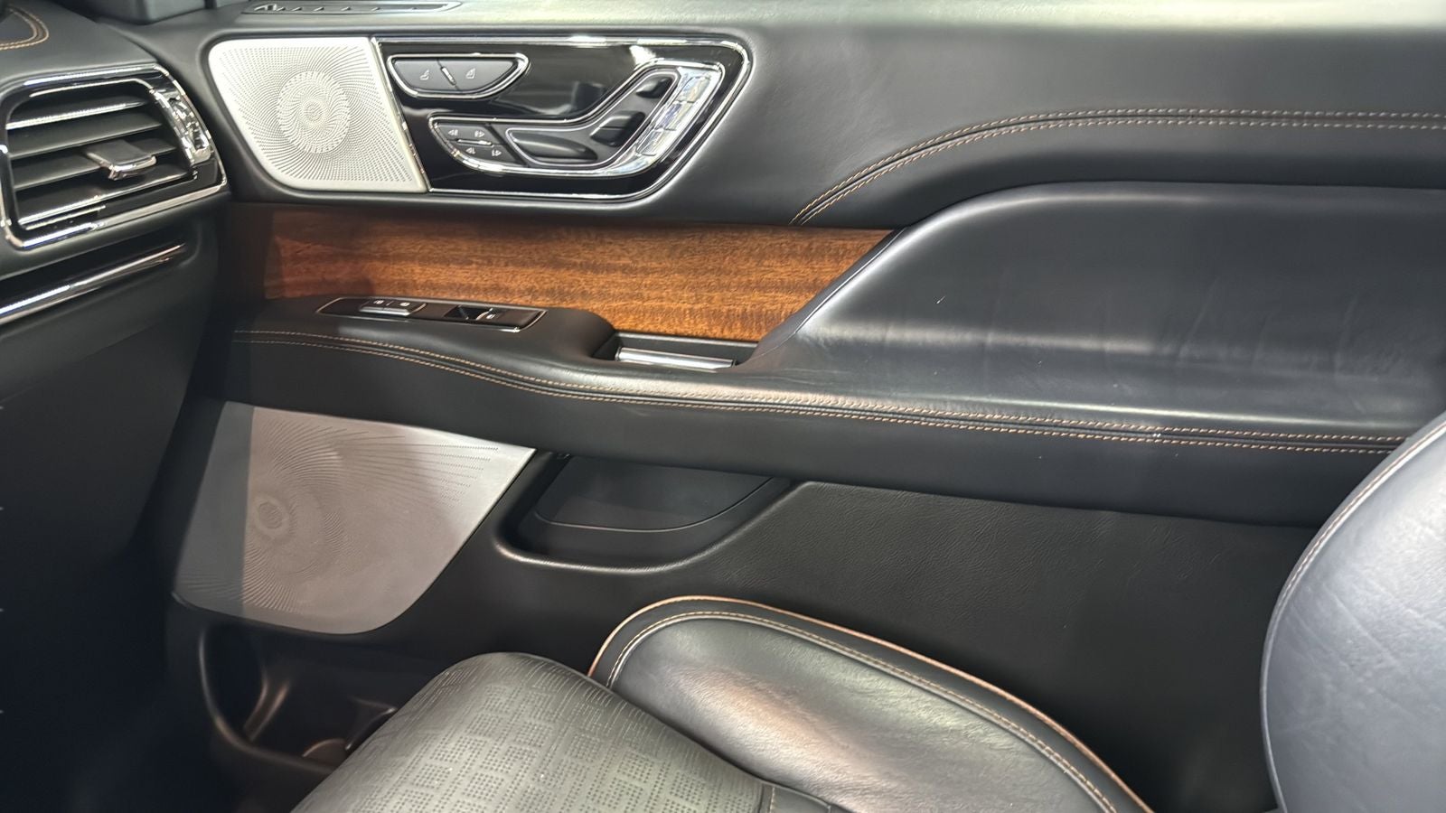 2022 Lincoln Navigator Black Label