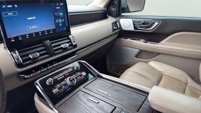 2023 Lincoln Navigator L Reserve