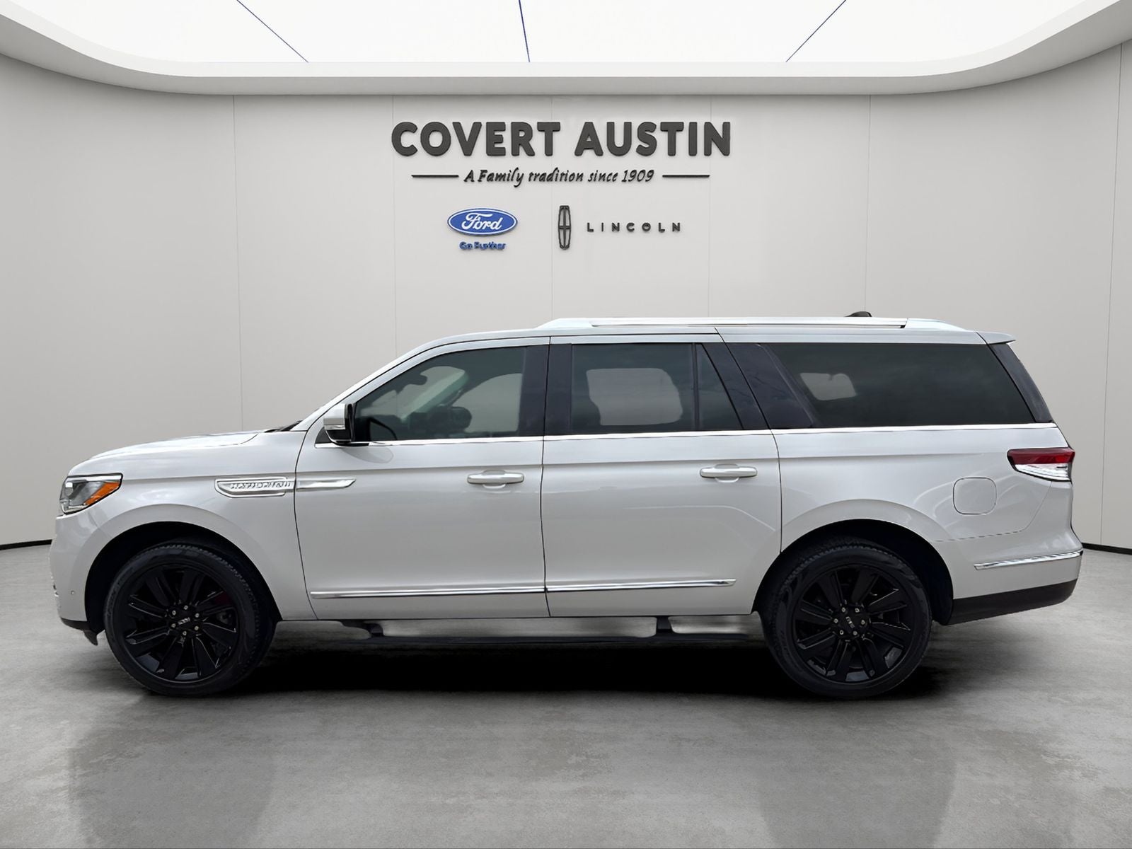 2023 Lincoln Navigator L Reserve