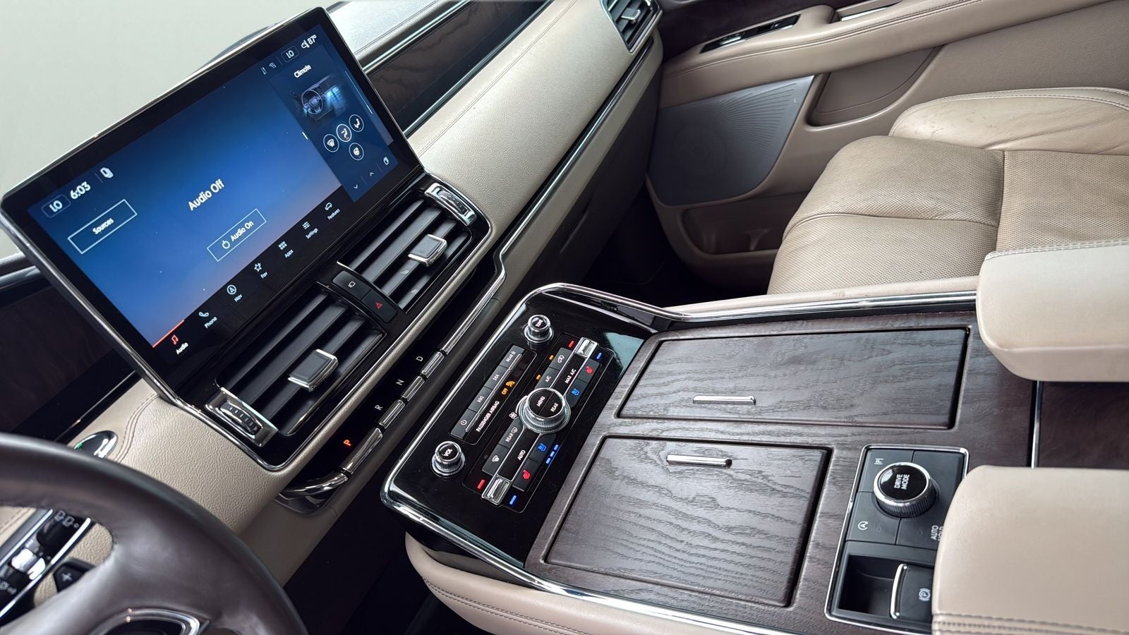 2023 Lincoln Navigator L Reserve