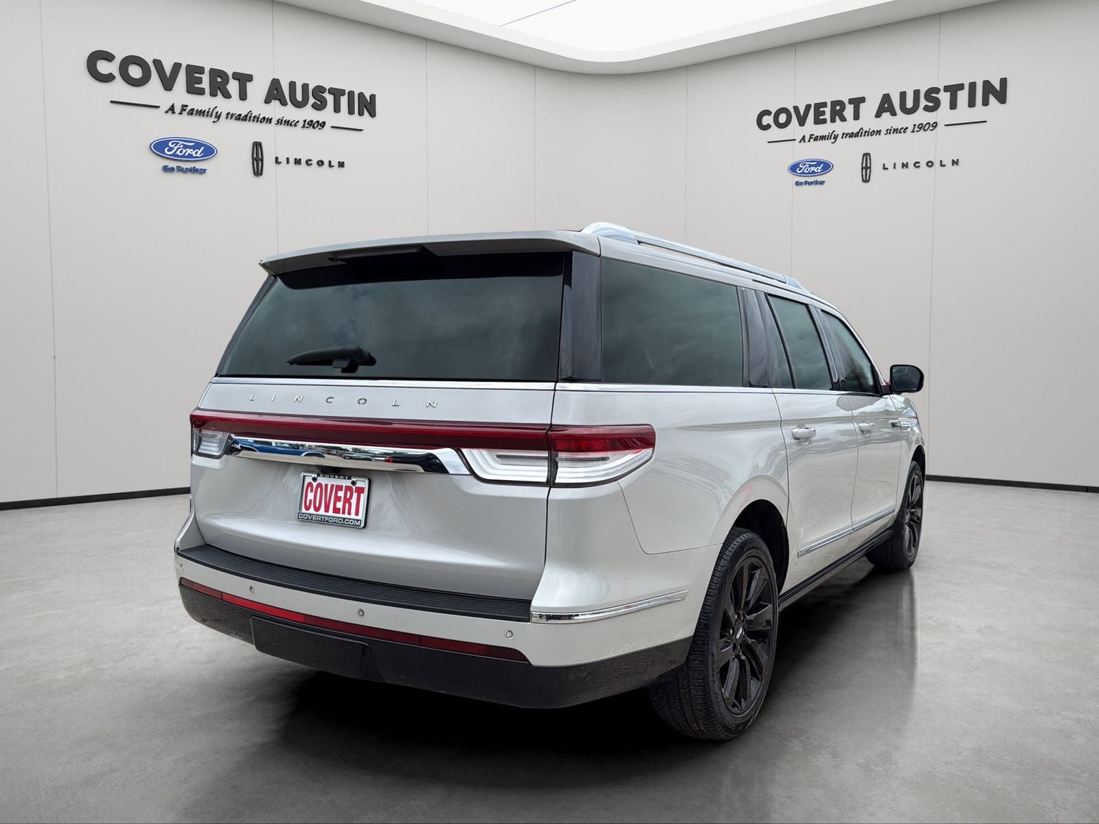 2023 Lincoln Navigator L Reserve