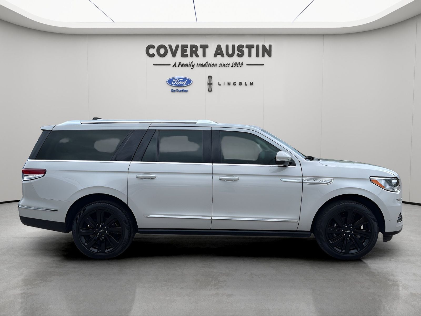 2023 Lincoln Navigator L Reserve