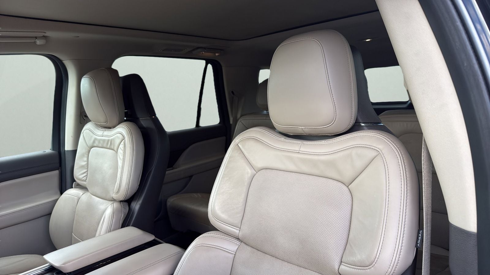 2022 Lincoln Navigator L Reserve