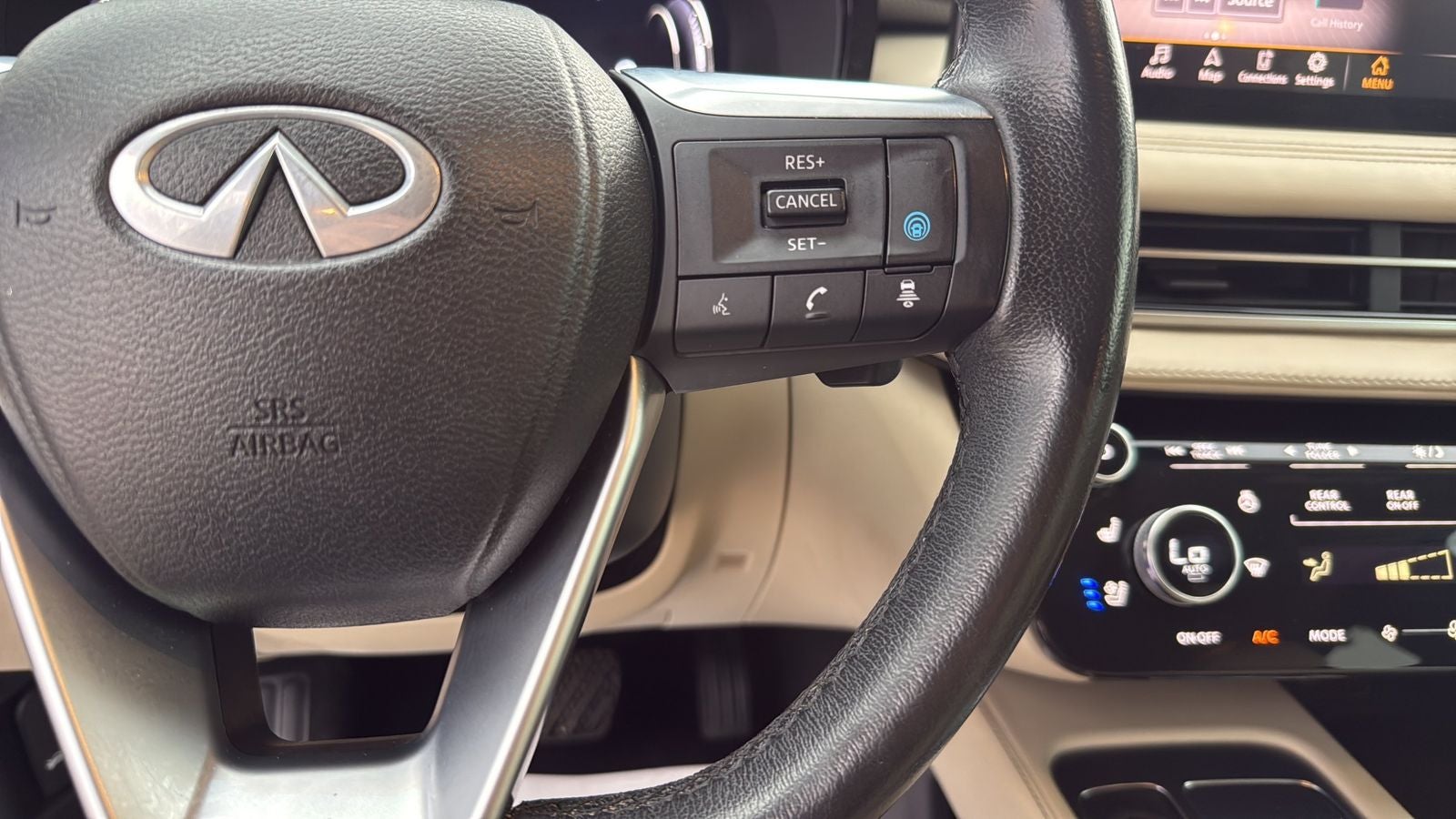 2022 INFINITI QX60 LUXE
