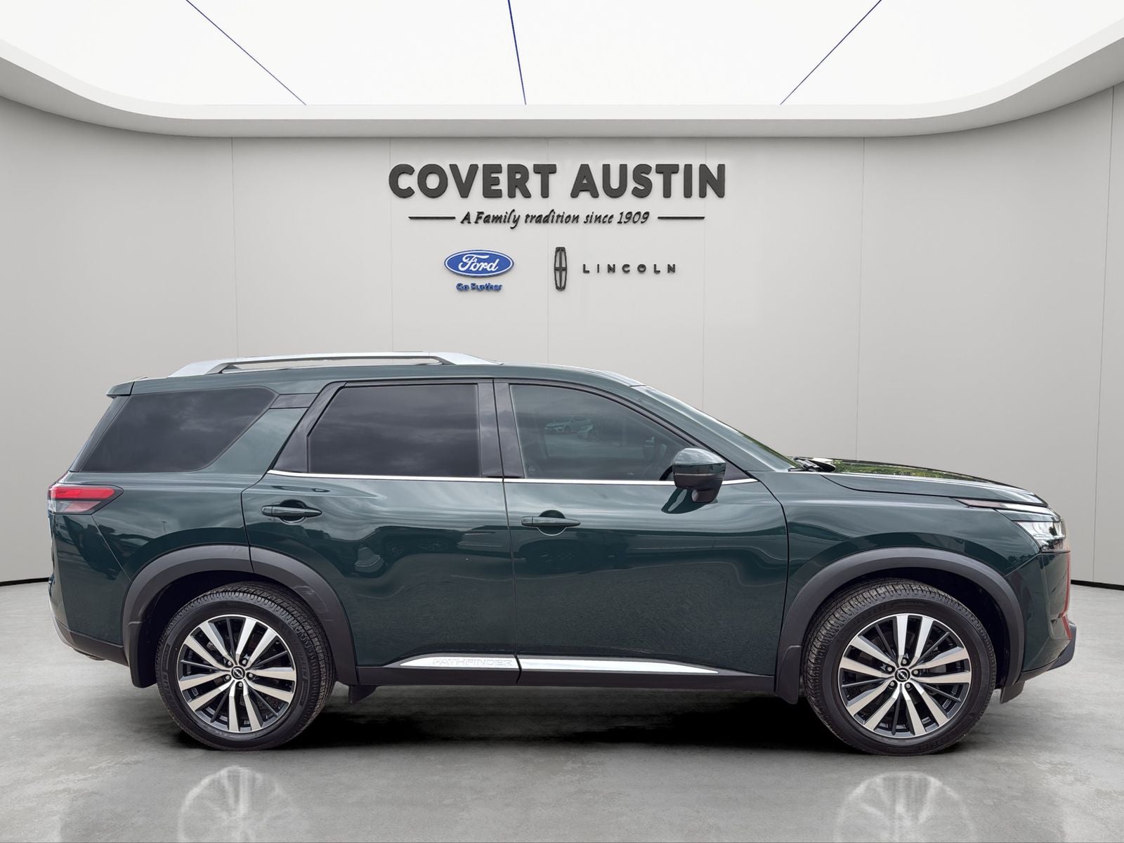 2022 Nissan Pathfinder Platinum