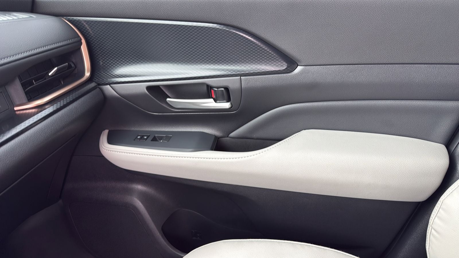 2025 Toyota Grand Highlander Hybrid MAX Platinum