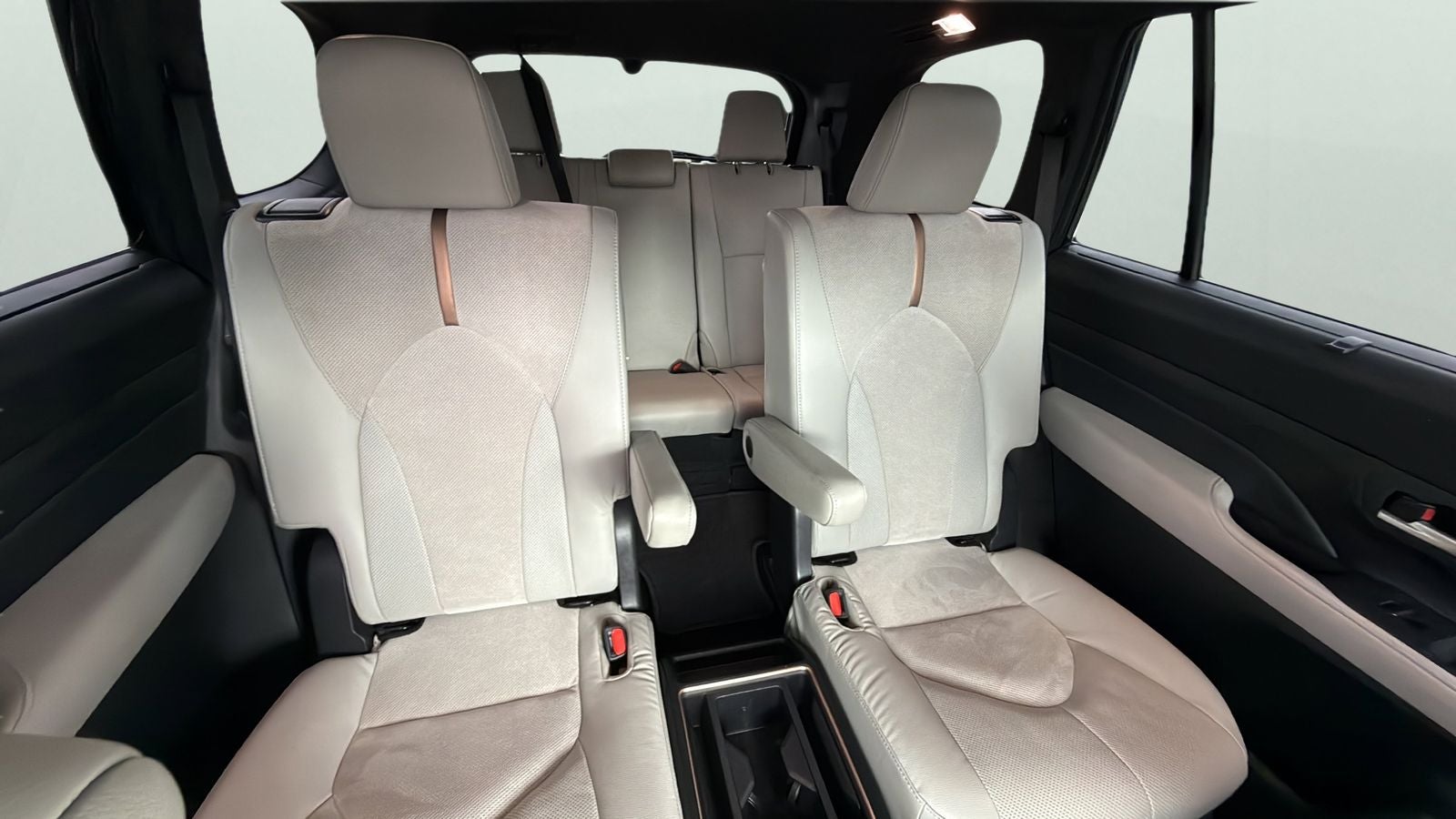 2025 Toyota Grand Highlander Hybrid MAX Platinum