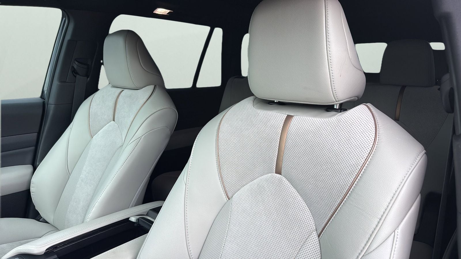 2025 Toyota Grand Highlander Hybrid MAX Platinum