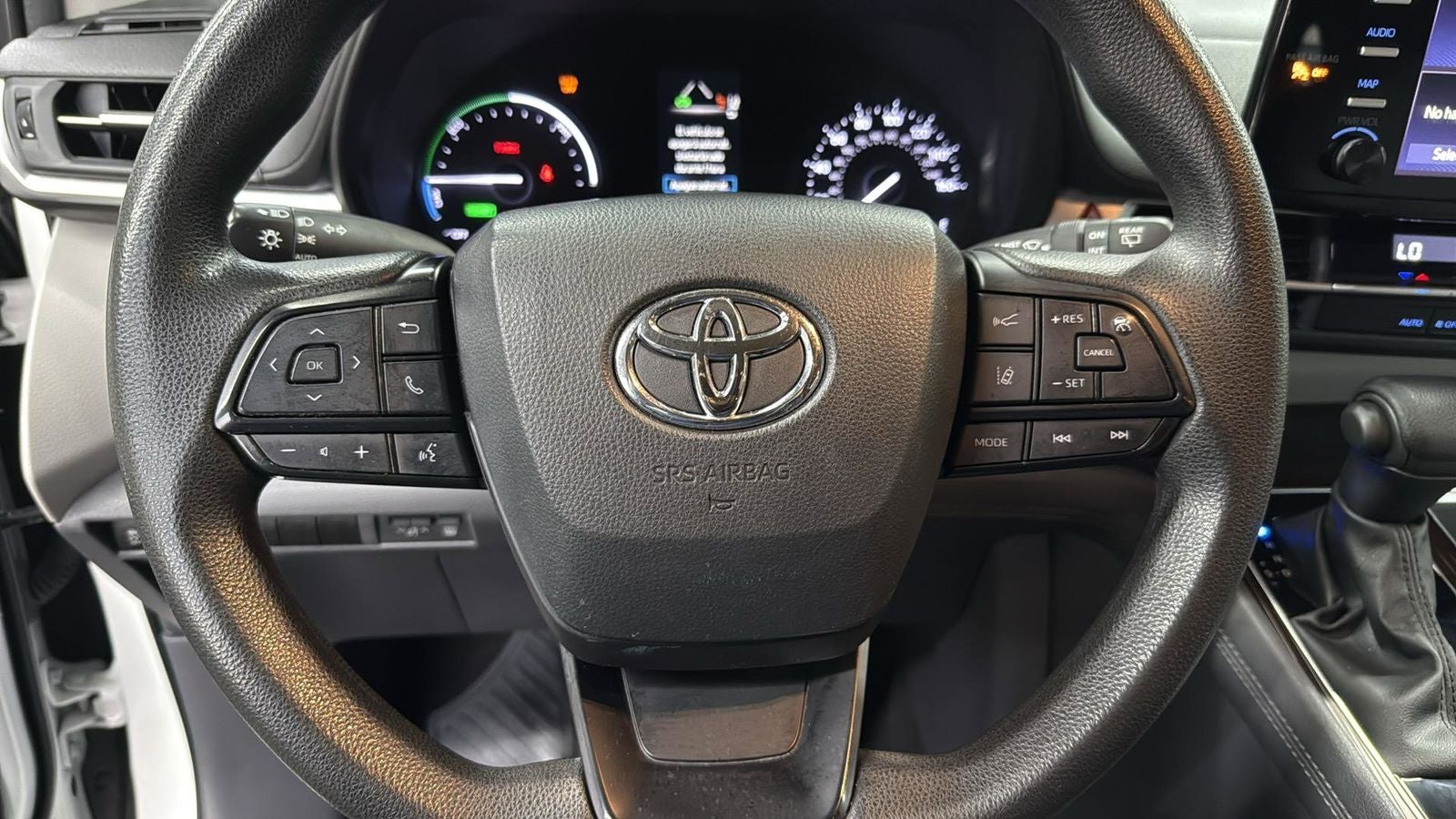 2024 Toyota Sienna LE 8 Passenger