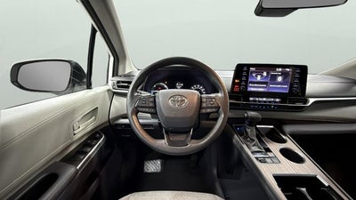 2024 Toyota Sienna LE 8 Passenger
