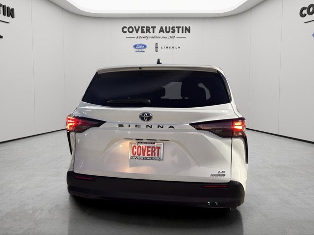 2024 Toyota Sienna LE 8 Passenger