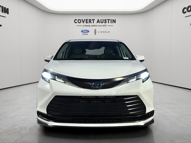 2024 Toyota Sienna LE 8 Passenger