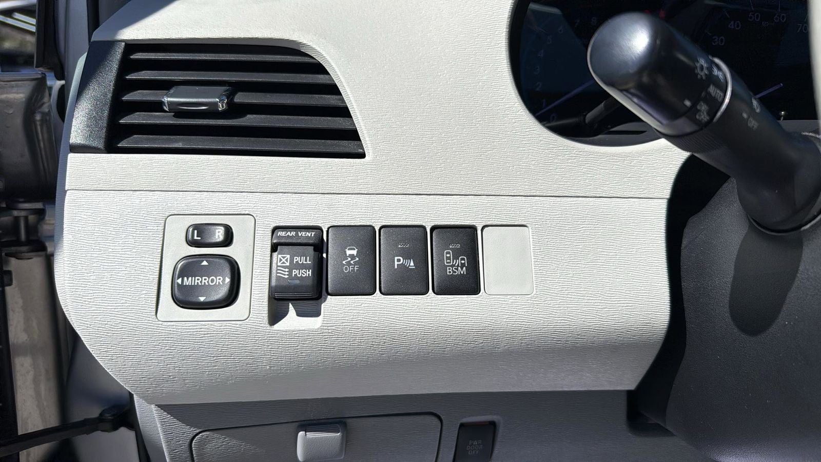 2013 Toyota Sienna XLE 8 Passenger