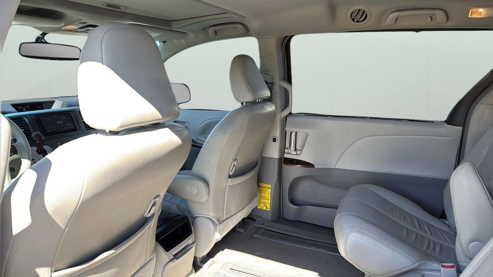 2013 Toyota Sienna XLE 8 Passenger