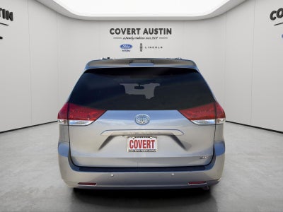 2013 Toyota Sienna XLE 8 Passenger