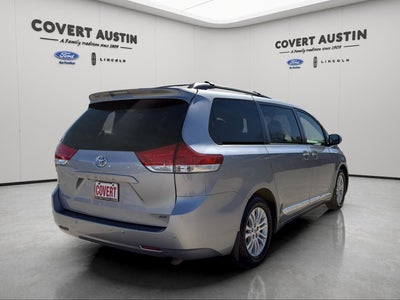 2013 Toyota Sienna XLE 8 Passenger